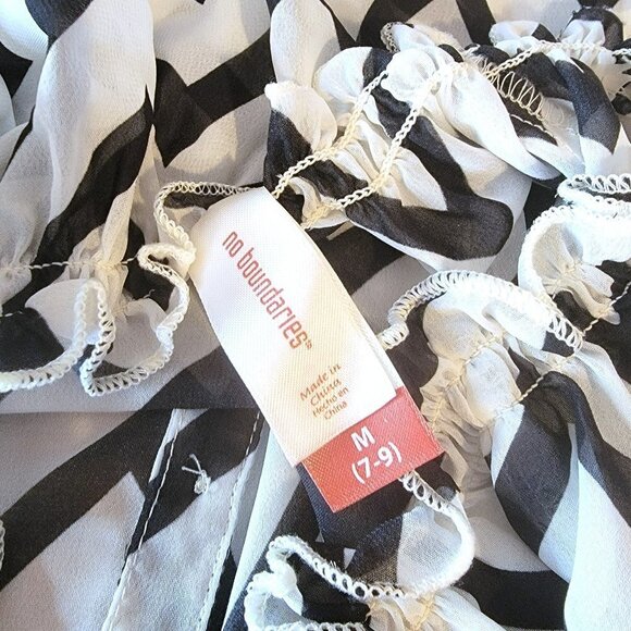 No Boundaries Black & White Diagonal Striped Blouson Short Sleeve Blouse Evening - Picture 4 of 5